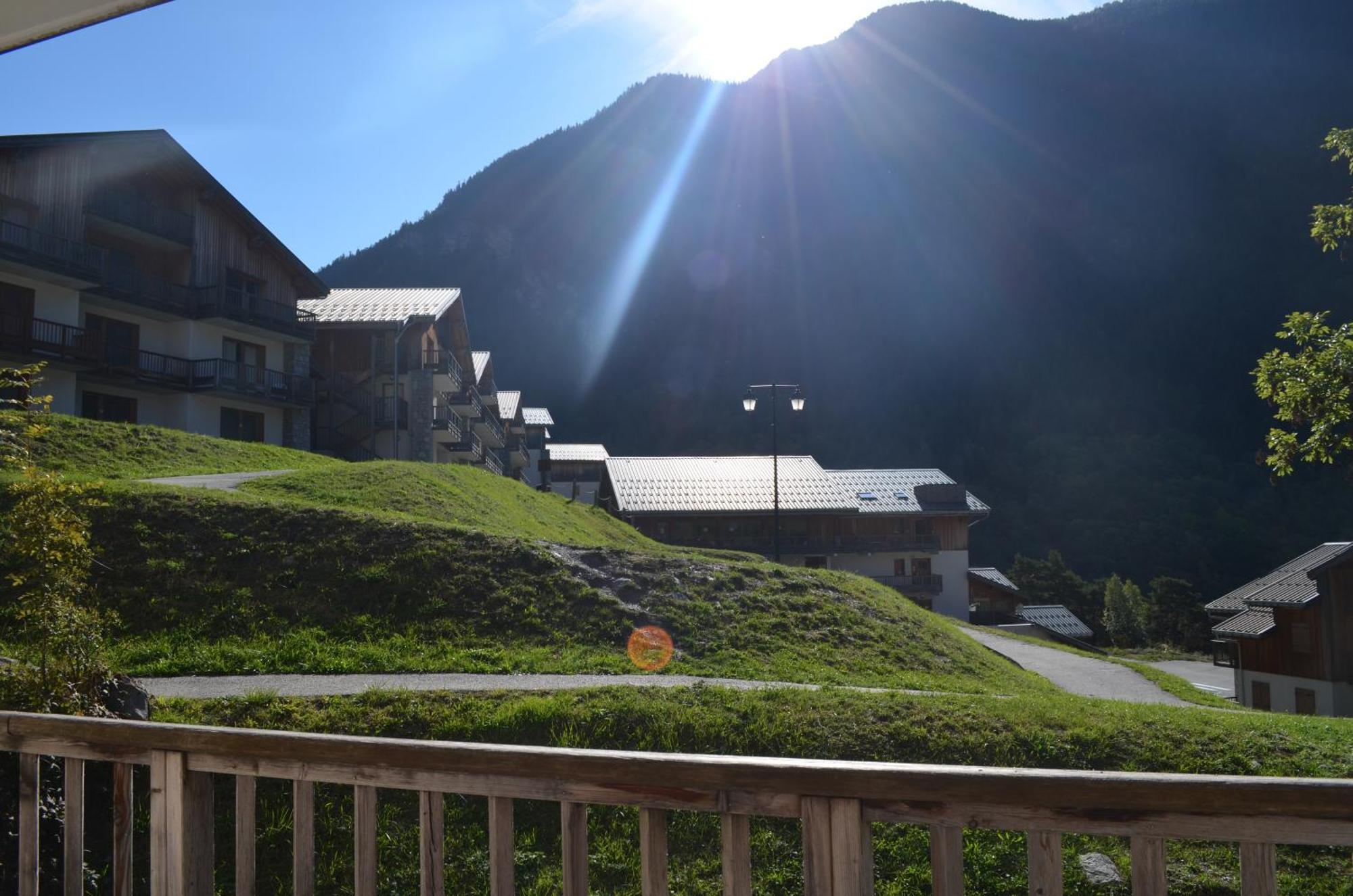 Appartements 3 Vallees, Piscine Et Sauna Orelle Exterior foto